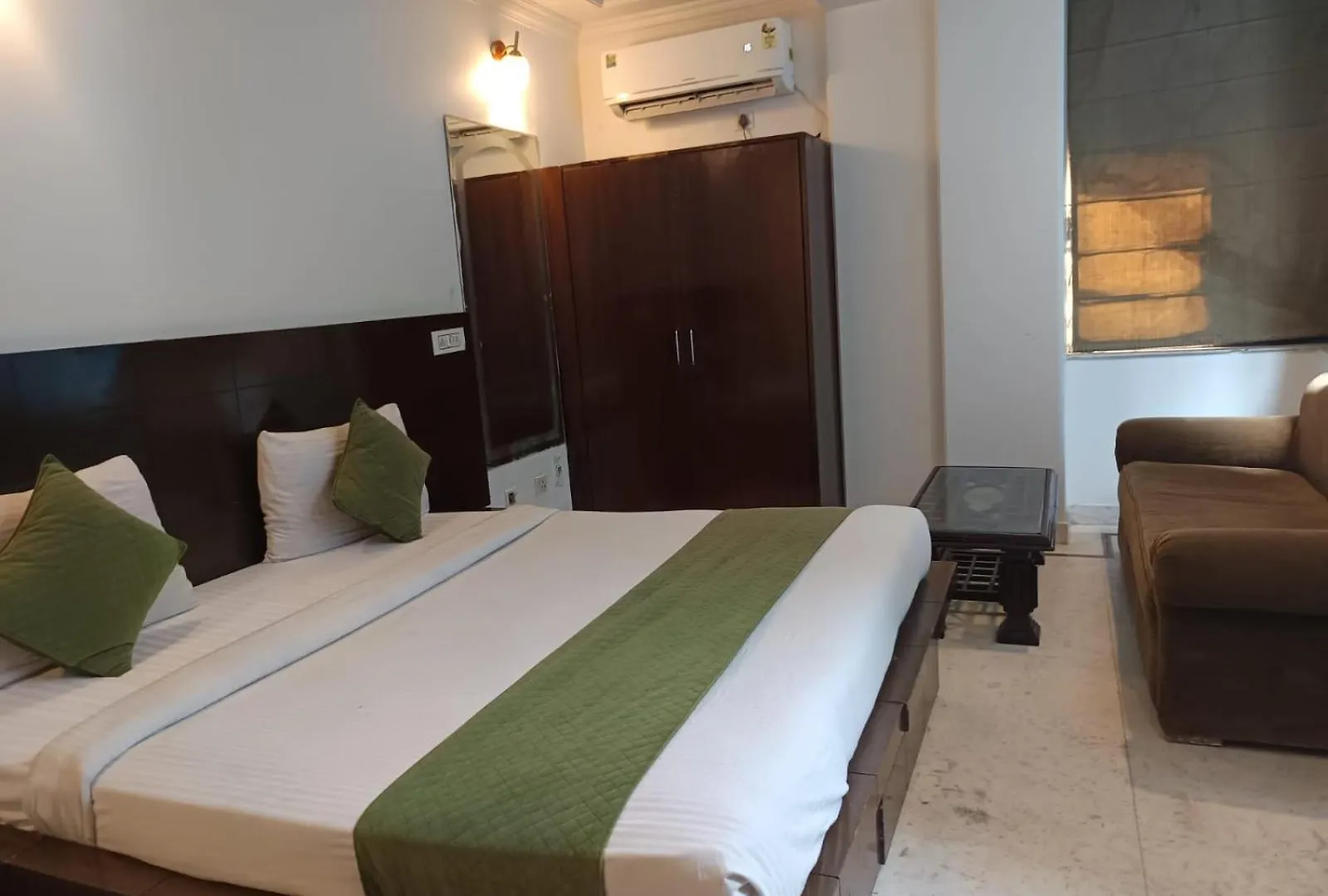 Hotel Kron New Delhi