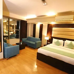 Hotel Palm Grand Naraina - Couple Friendly Local Ids Accepted, New Delhi